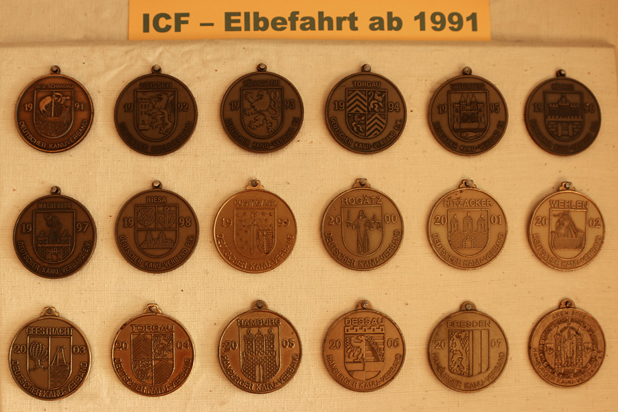Die Medaillen der ICF Elbefahrt ab 1991, Foto: Falk Bruder